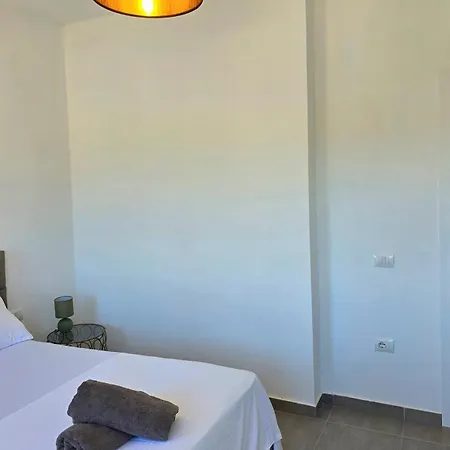 Perla Апартаменты Plazhi San Pietro